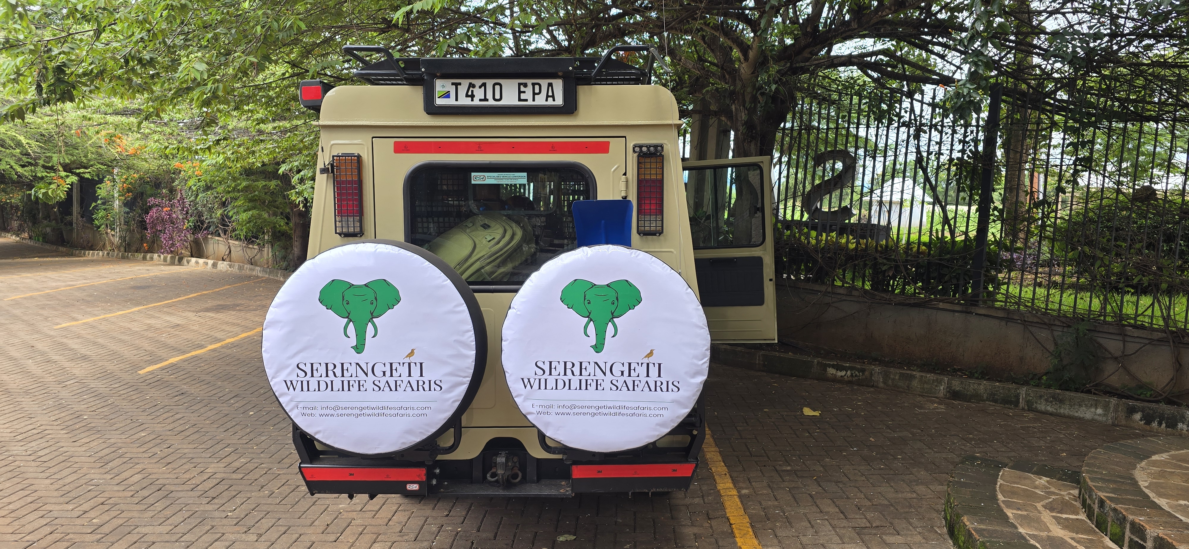 Serengeti Wildlife Safari